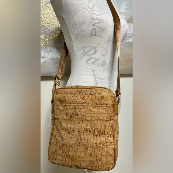 CORK Crossbody Bag from Portugal, camel colors with blue pattern - Picture 7 of 12